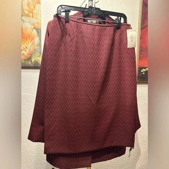 Le Suit red/black falling leaves skirt sets (2pcs) size 12 - Picture 5 of 10